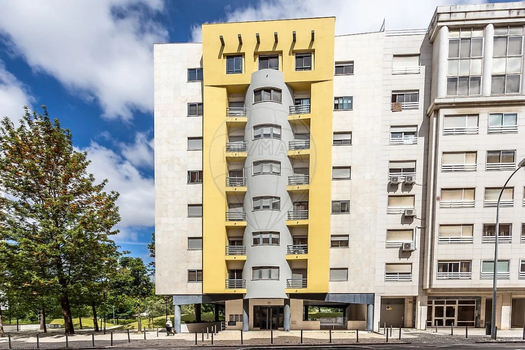 Apartamento T3 para Arrendamento em Benfica Foto 30
