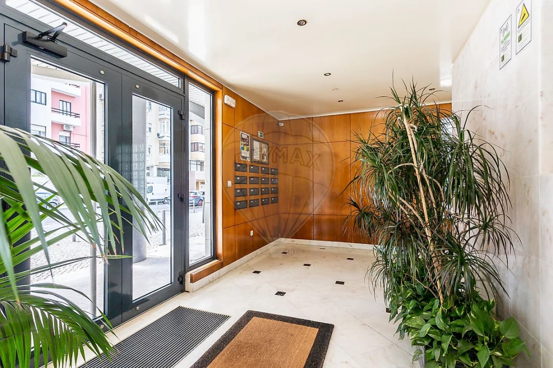 Apartamento T3 para Arrendamento em Benfica Foto 27
