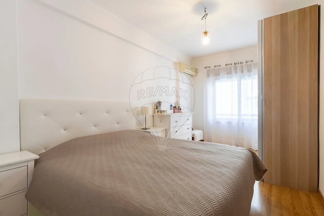 Apartamento T2 para Venda em Alverca do Ribatejo e Sobralinho Foto 3