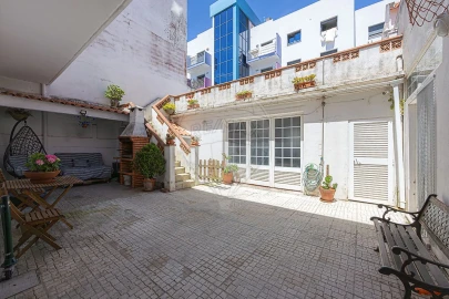 Moradia T5 para Venda em Santa Maria, São Pedro e Matacães