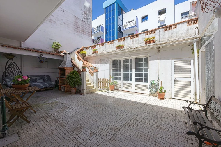 Moradia T5 para Venda em Santa Maria, São Pedro e Matacães Foto 11