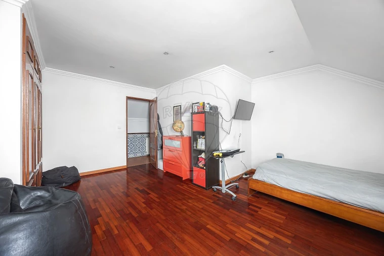 Moradia T5 para Venda em Santa Maria, São Pedro e Matacães Foto 22