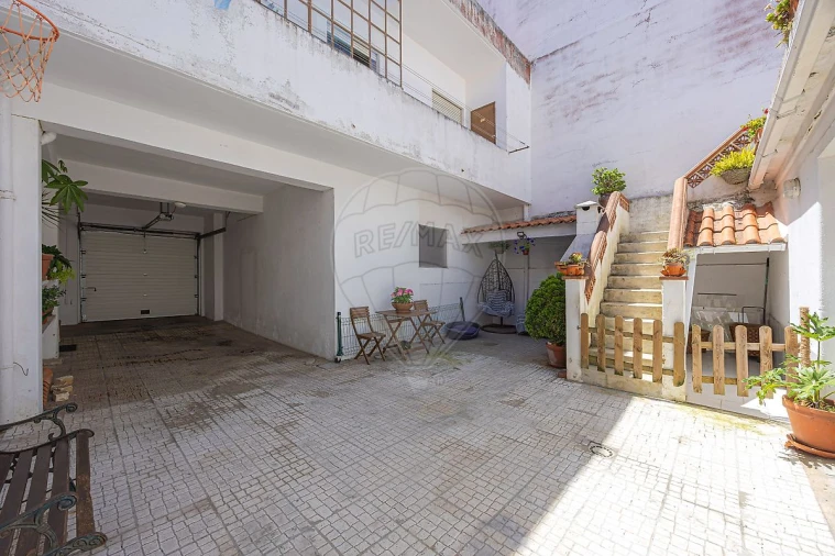 Moradia T5 para Venda em Santa Maria, São Pedro e Matacães Foto 10