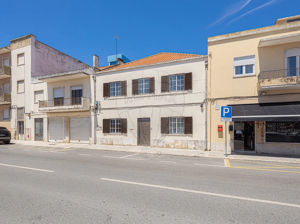 Moradia T5 para Venda em Santa Maria, São Pedro e Matacães Foto 1