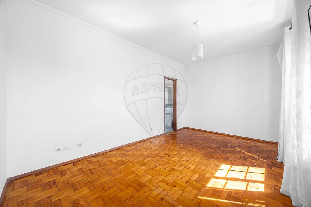 Moradia T5 para Venda em Santa Maria, São Pedro e Matacães Foto 18