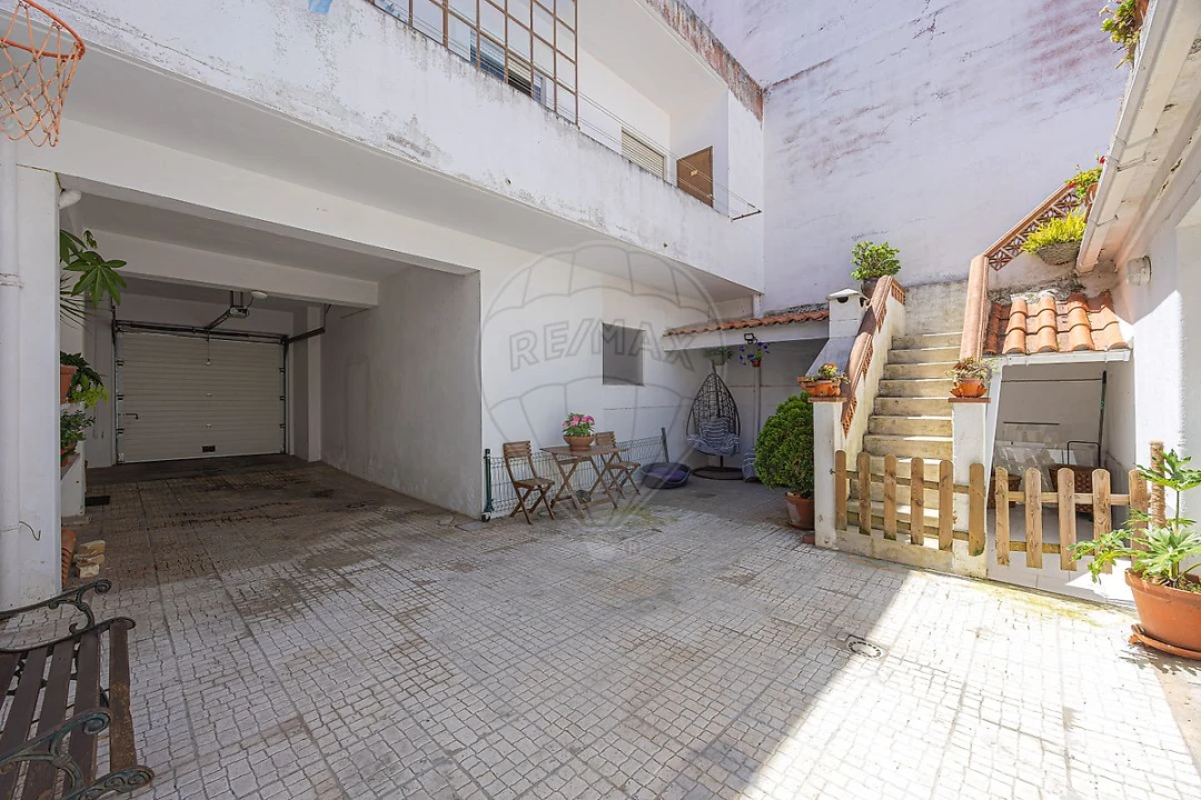 Moradia T5 para Venda em Santa Maria, São Pedro e Matacães Foto 10