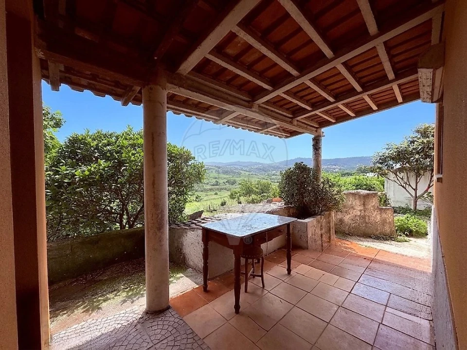 Moradia T2 para Venda em Azueira e Sobral da Abelheira Foto 17