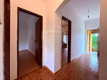 Moradia T2 para Venda em Azueira e Sobral da Abelheira