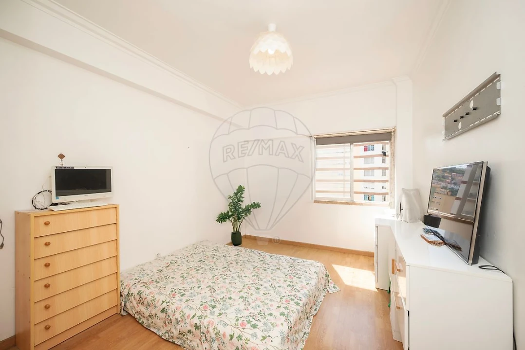 Apartamento T3 para Arrendamento em Póvoa de Santo Adrião e Olival Basto Foto 6