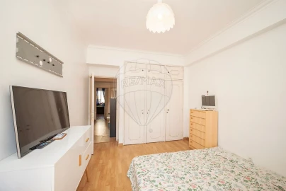 Apartamento T3 para Arrendamento em Póvoa de Santo Adrião e Olival Basto