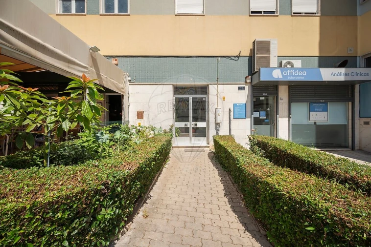 Apartamento T3 para Arrendamento em Póvoa de Santo Adrião e Olival Basto Foto 25