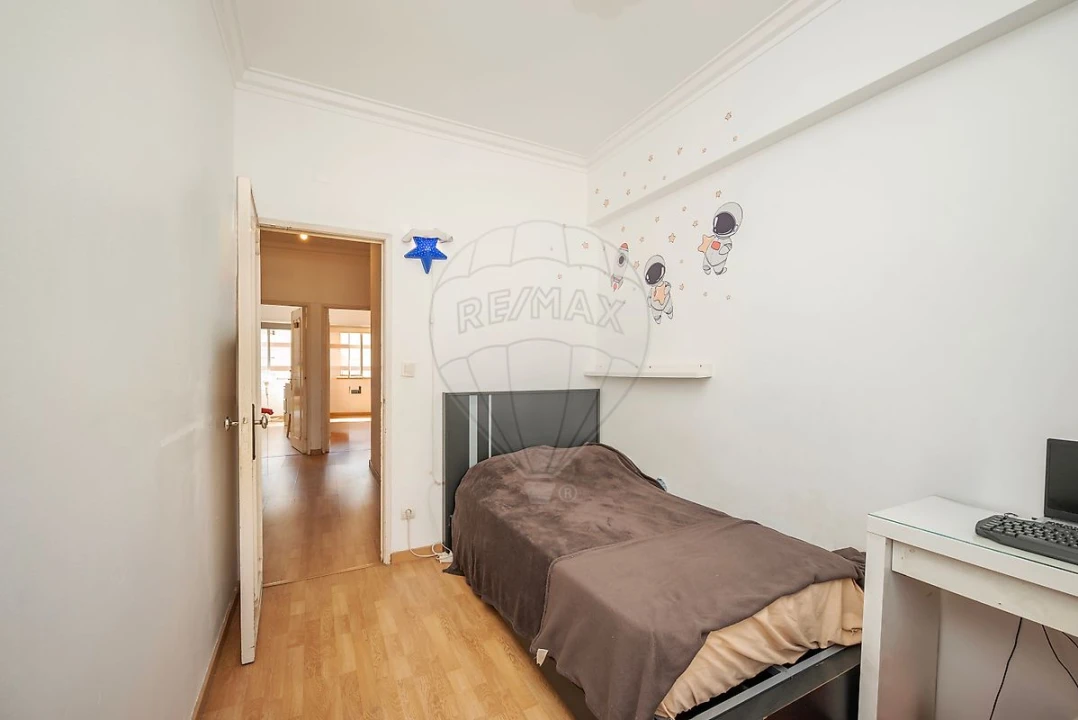 Apartamento T3 para Arrendamento em Póvoa de Santo Adrião e Olival Basto Foto 12