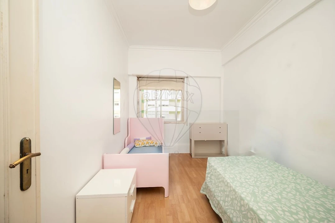Apartamento T3 para Arrendamento em Póvoa de Santo Adrião e Olival Basto Foto 7