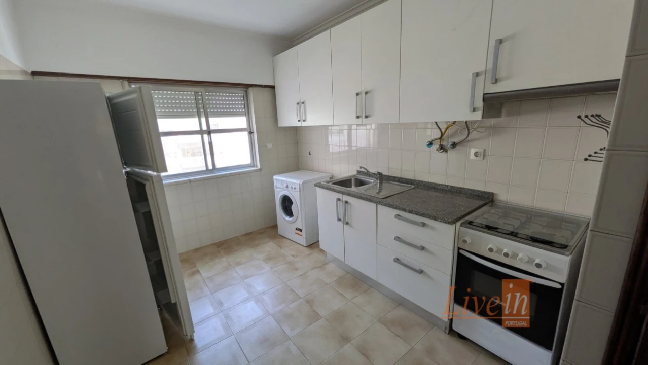Apartamento T2 para Venda em Algueirão-Mem Martins Foto 3