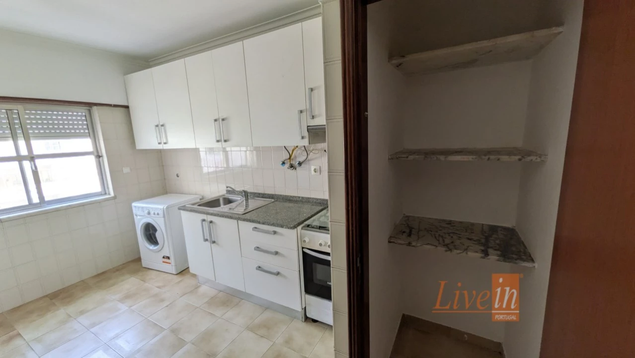 Apartamento T2 para Venda em Algueirão-Mem Martins Foto 6