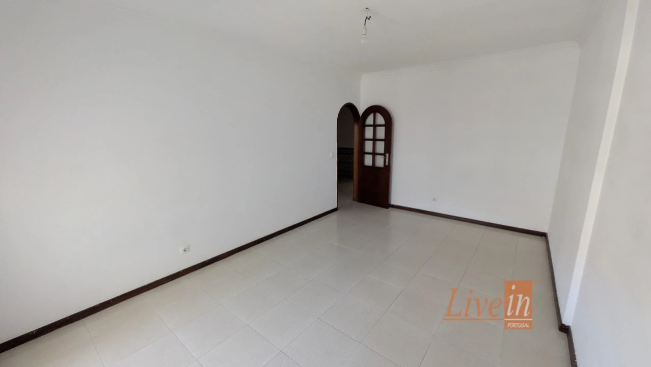 Apartamento T2 para Venda em Algueirão-Mem Martins Foto 10