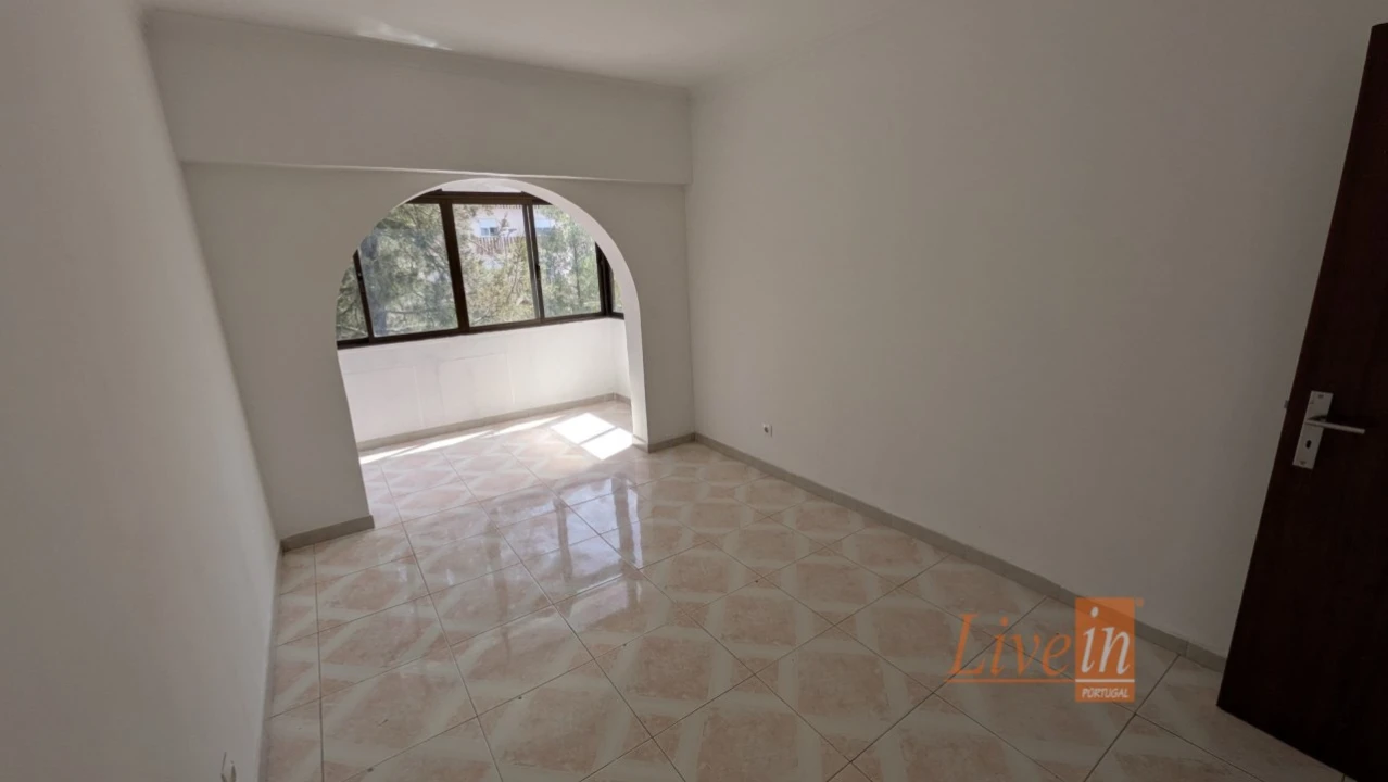 Apartamento T2 para Venda em Algueirão-Mem Martins Foto 12