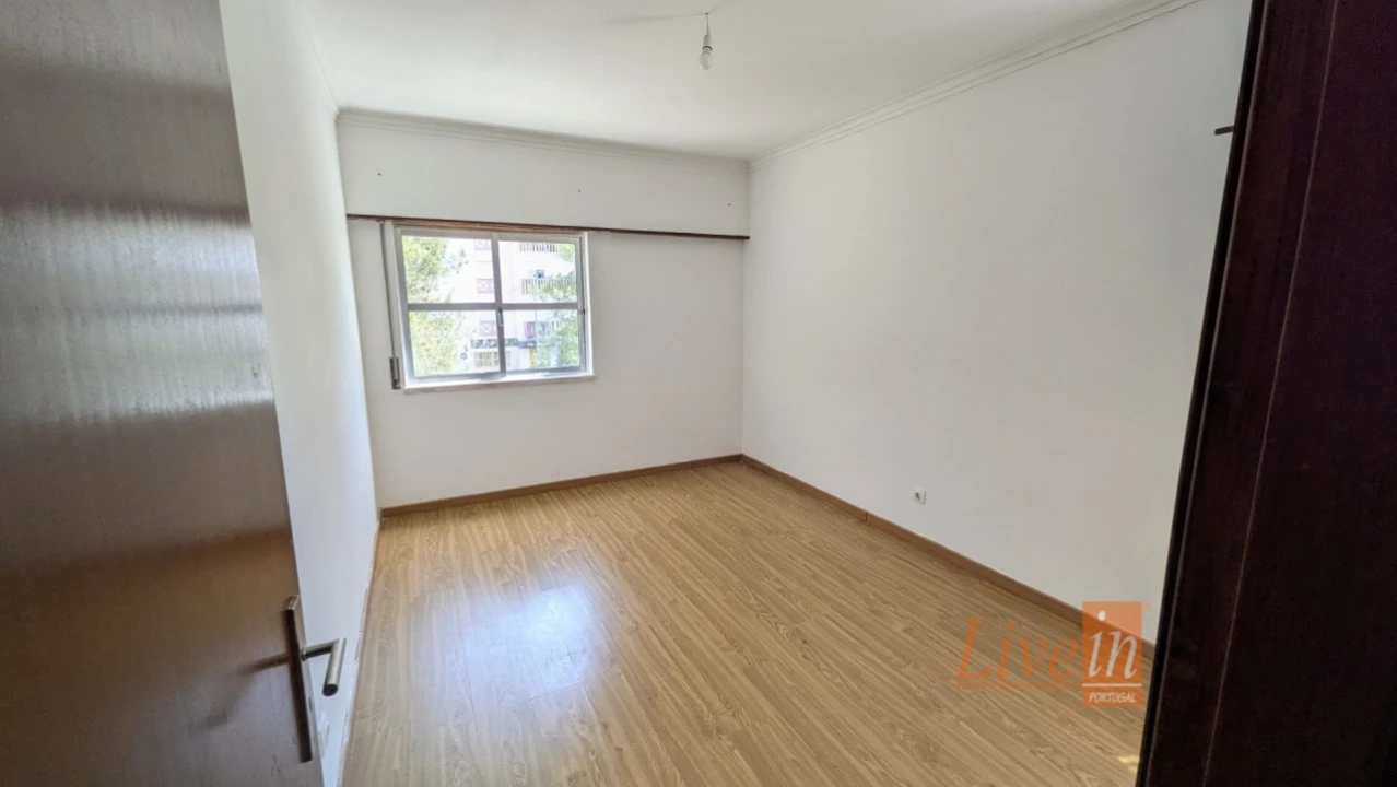 Apartamento T2 para Venda em Algueirão-Mem Martins Foto 18