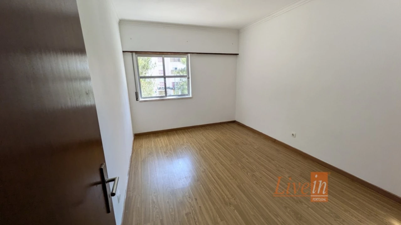 Apartamento T2 para Venda em Algueirão-Mem Martins Foto 21