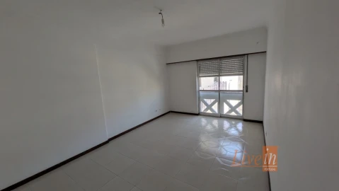 Apartamento T2 para Venda em Algueirão-Mem Martins