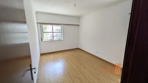 Apartamento T2 para Venda em Algueirão-Mem Martins