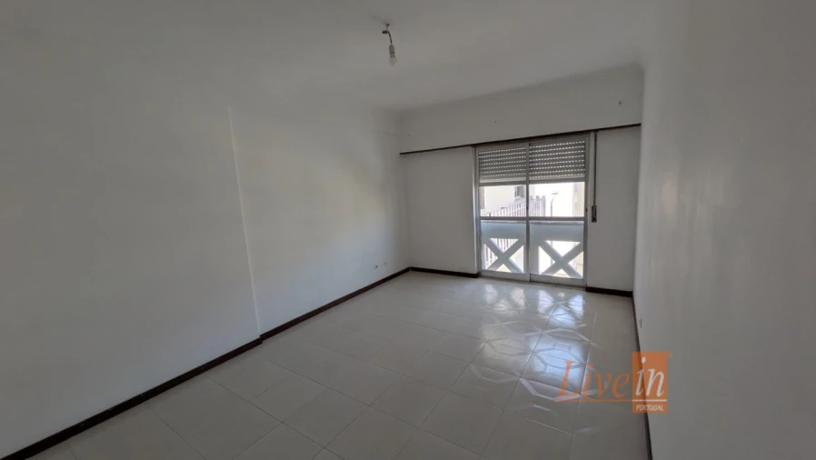 Apartamento T2 para Venda em Algueirão-Mem Martins Foto 15