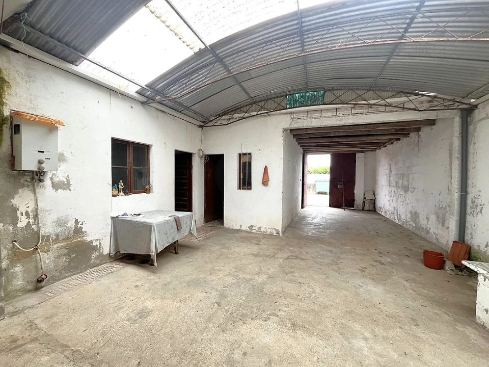 Moradia T2 para Venda em Ouca Foto 33