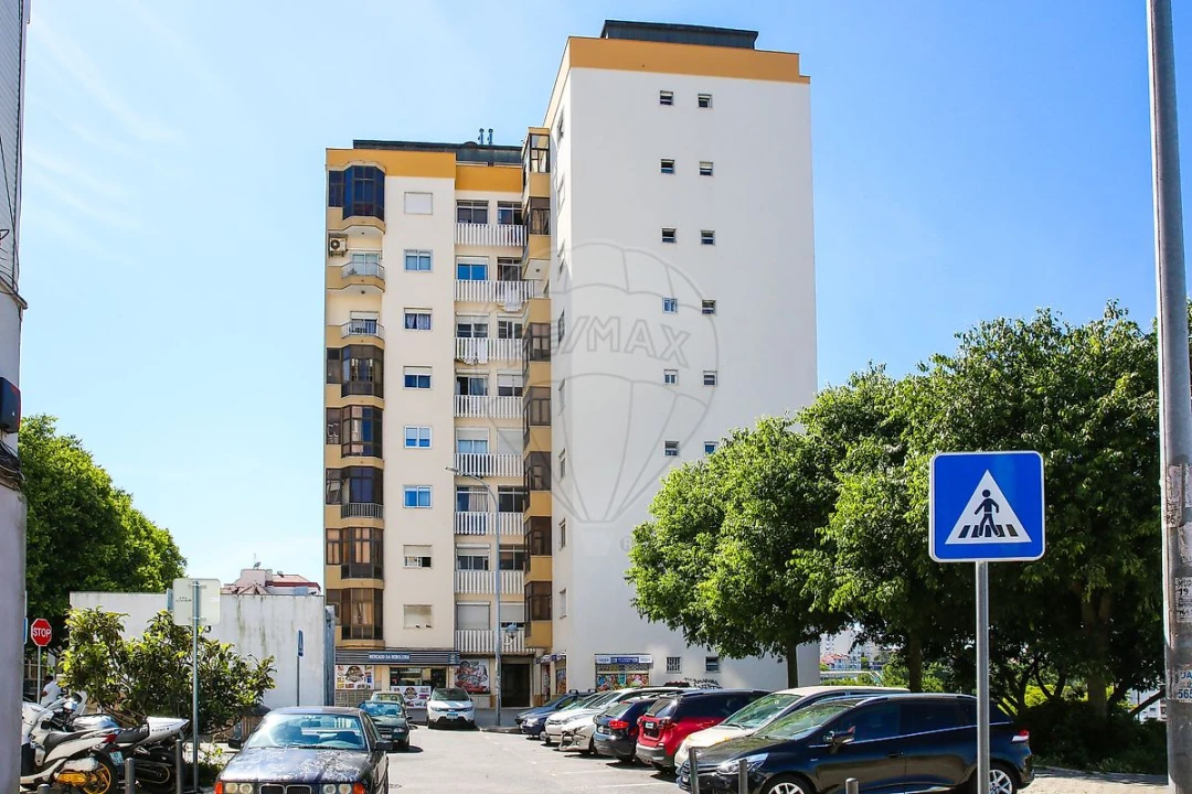 Apartamento T3 para Venda em Águas Livres Foto 35