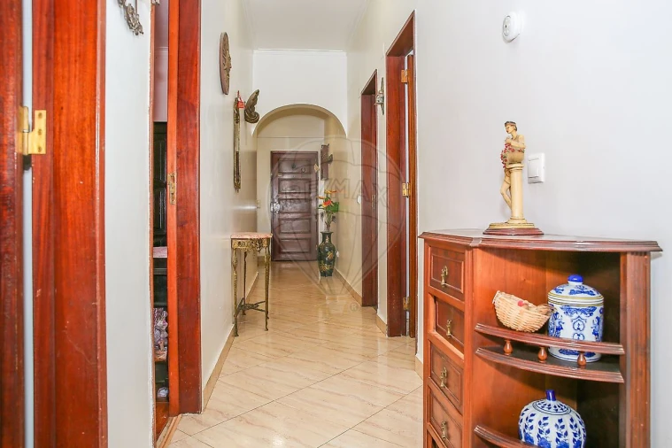 Apartamento T3 para Venda em Águas Livres Foto 6