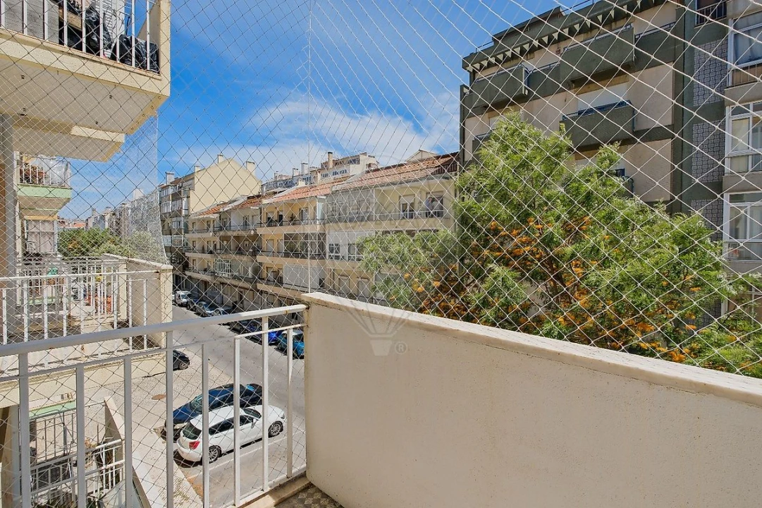 Apartamento T2 para Venda em Benfica Foto 5