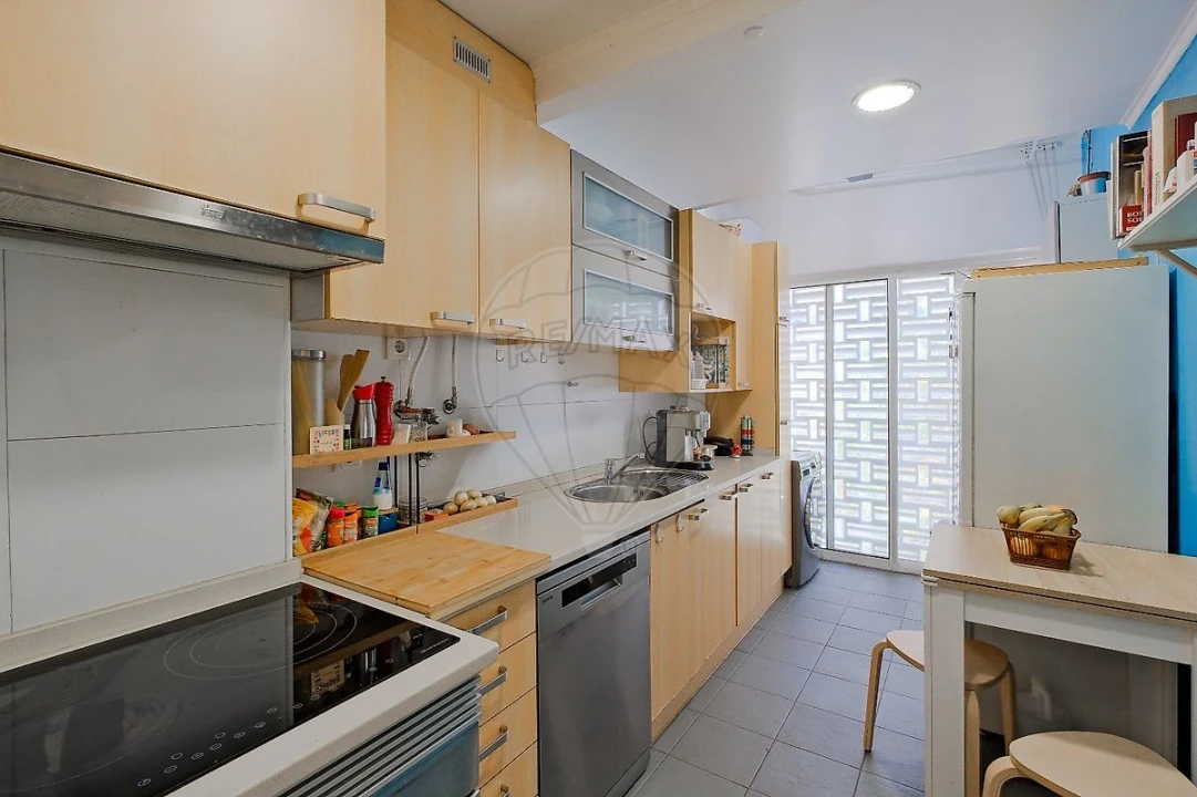 Apartamento T2 para Venda em Benfica Foto 30
