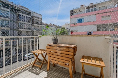 Apartamento T2 para Venda em Benfica