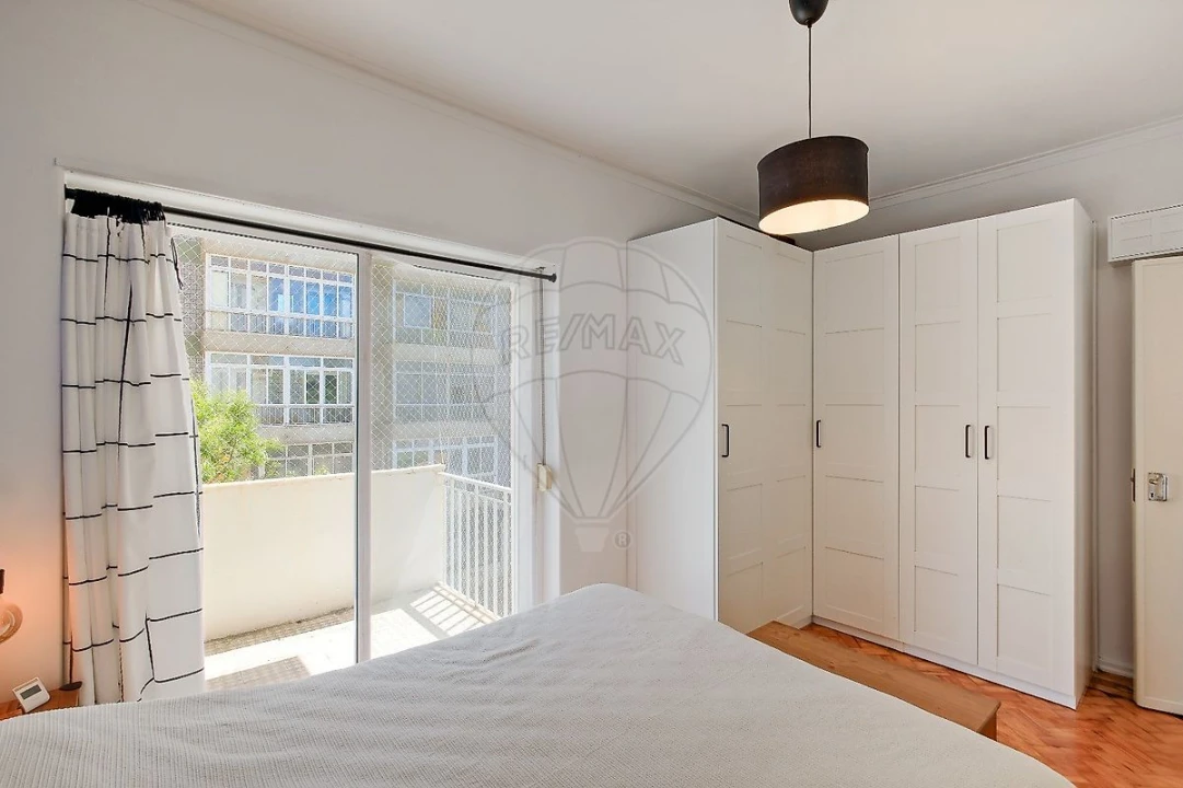 Apartamento T2 para Venda em Benfica Foto 1