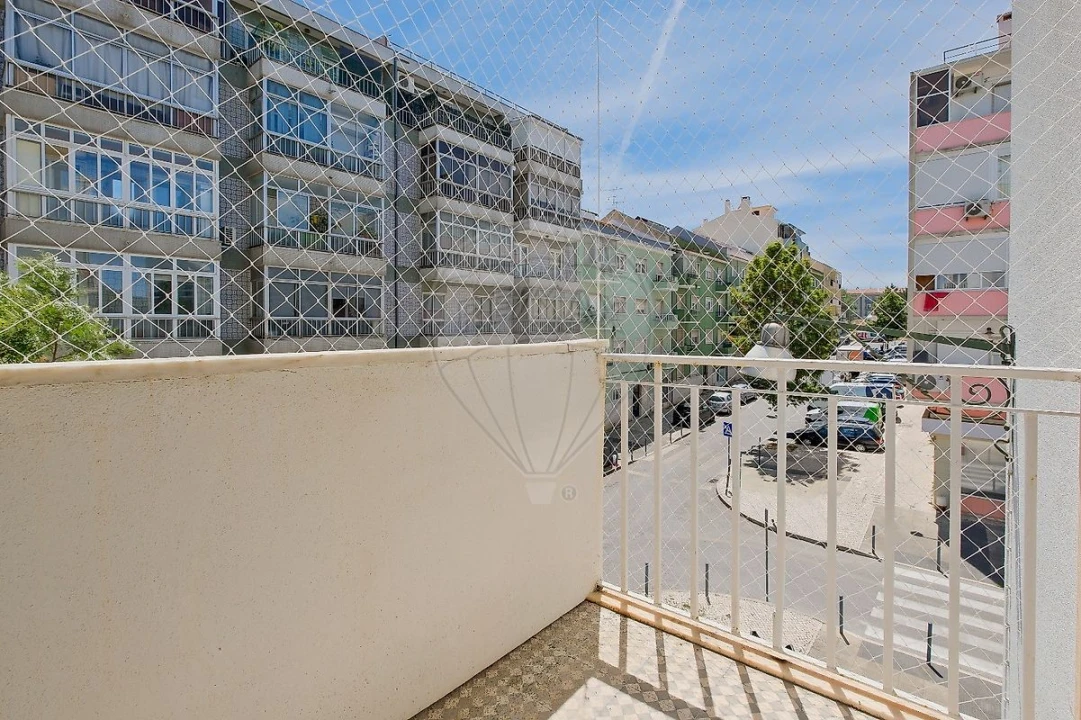 Apartamento T2 para Venda em Benfica Foto 4