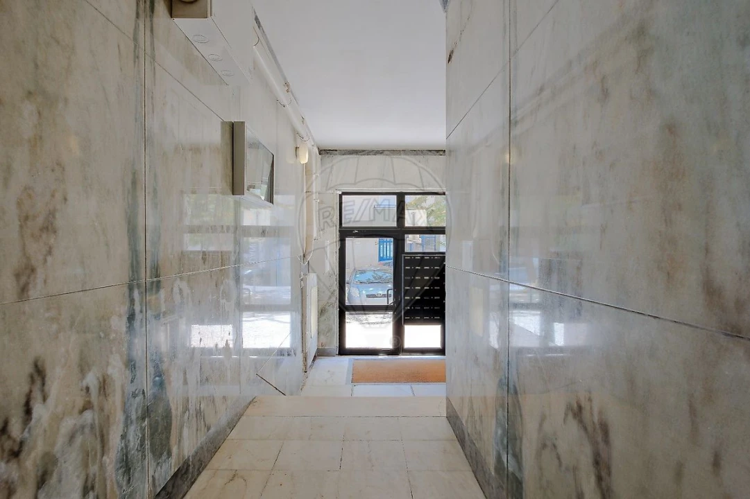 Apartamento T2 para Venda em Benfica Foto 13