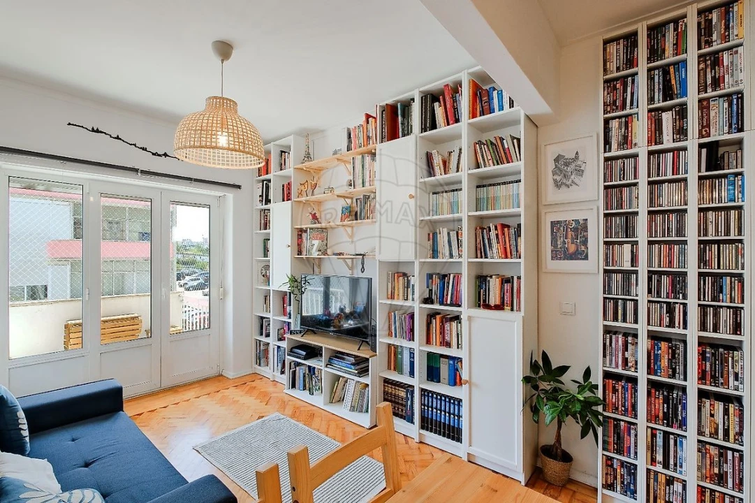 Apartamento T2 para Venda em Benfica Foto 9