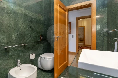 Moradia T7 para Venda em Atalaia e Alto Estanqueiro-Jardia
