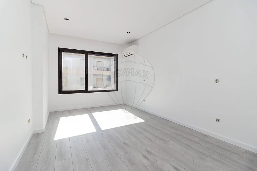 Apartamento T5 para Venda em Montijo e Afonsoeiro Foto 16