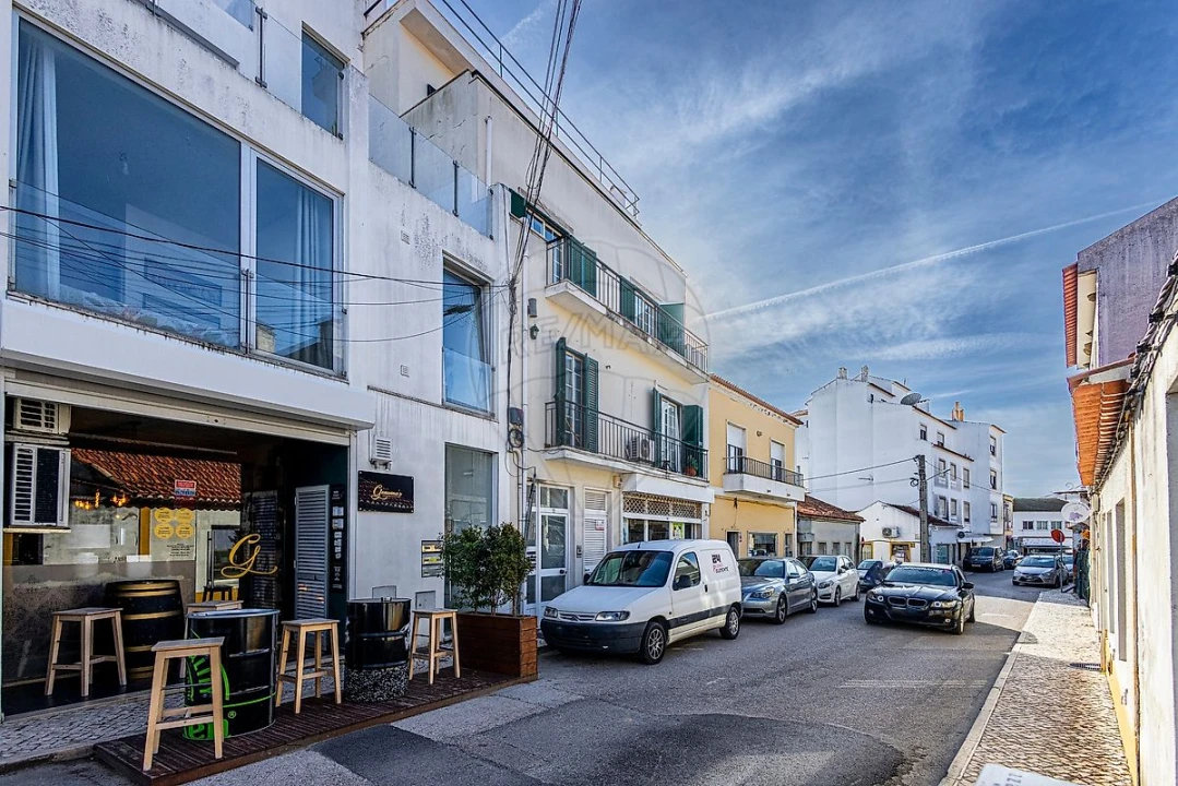 Apartamento T4 para Venda em Aveiras de Cima Foto 4