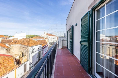 Apartamento T4 para Venda em Aveiras de Cima