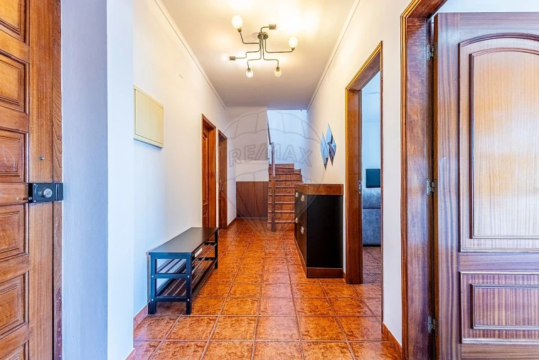 Apartamento T4 para Venda em Aveiras de Cima Foto 8