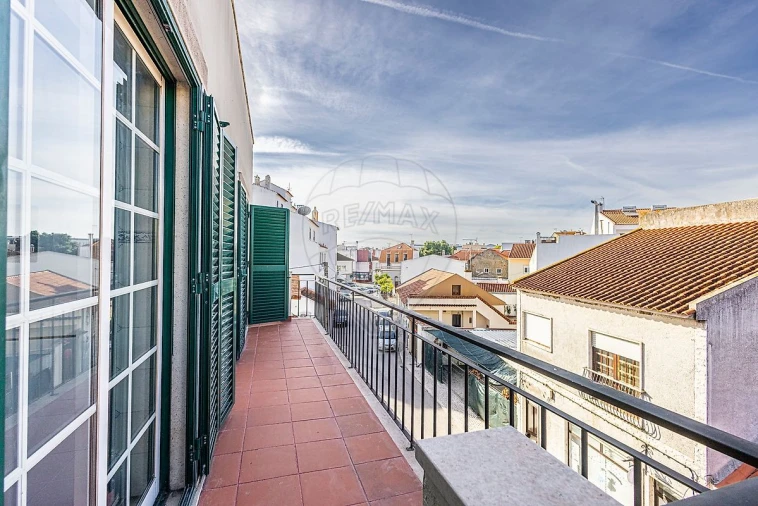 Apartamento T4 para Venda em Aveiras de Cima Foto 18