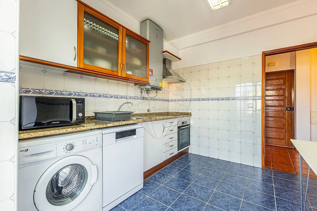 Apartamento T4 para Venda em Aveiras de Cima Foto 16