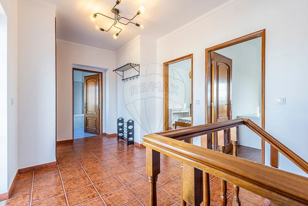 Apartamento T4 para Venda em Aveiras de Cima Foto 31