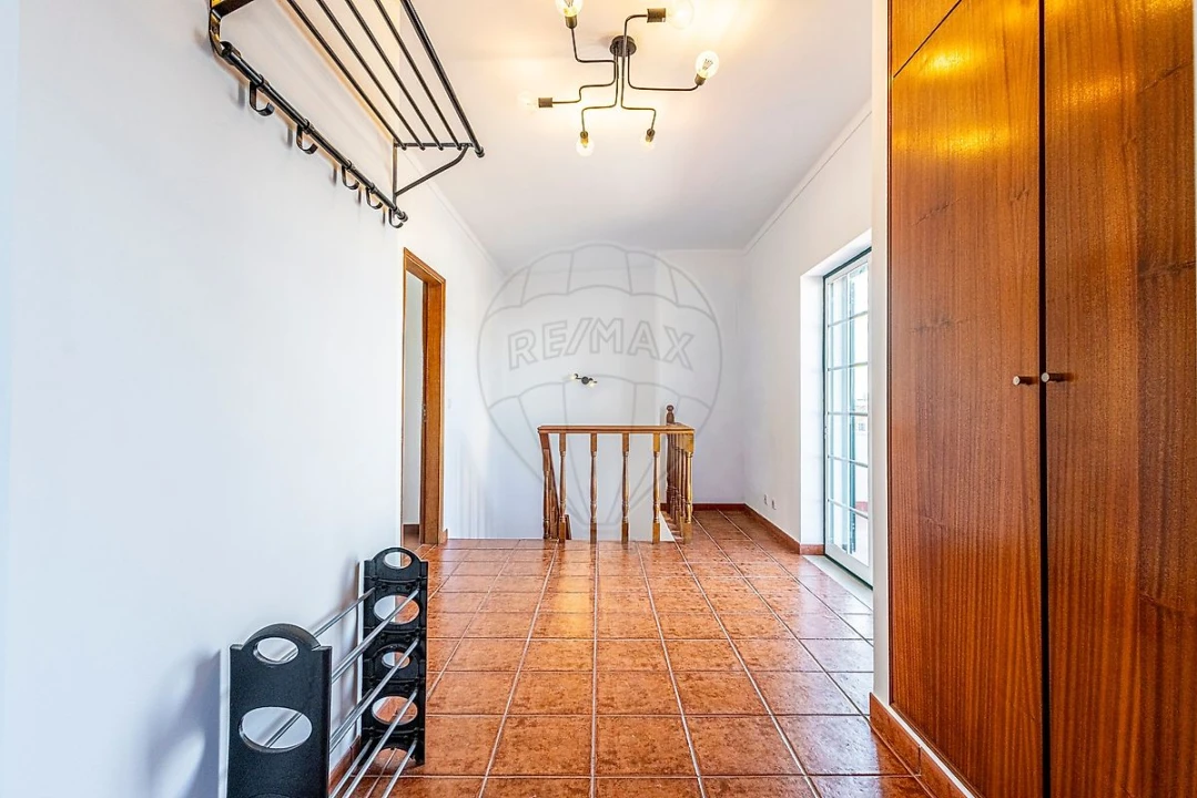 Apartamento T4 para Venda em Aveiras de Cima Foto 30