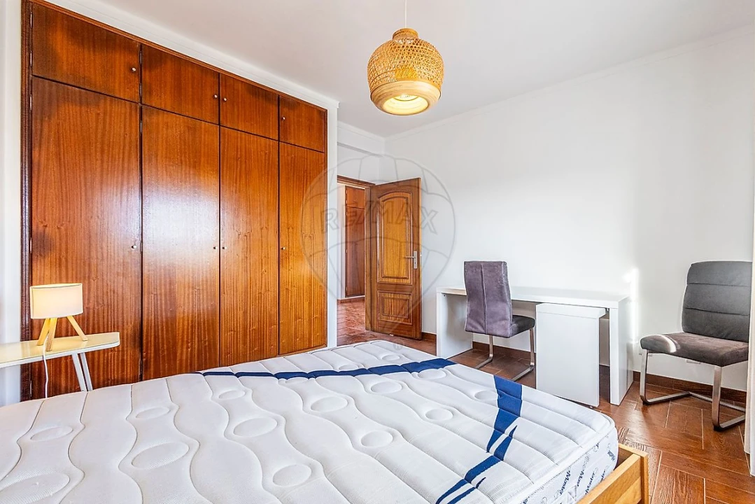Apartamento T4 para Venda em Aveiras de Cima Foto 34