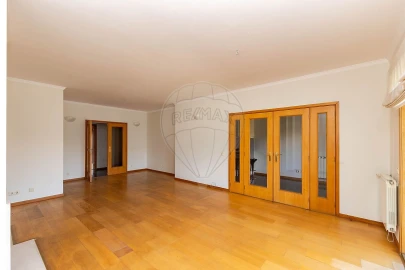 Apartamento T2 para Arrendamento em São Felix da Marinha