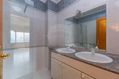 Apartamento T2 para Arrendamento em São Felix da Marinha