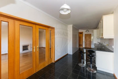 Apartamento T2 para Arrendamento em São Felix da Marinha