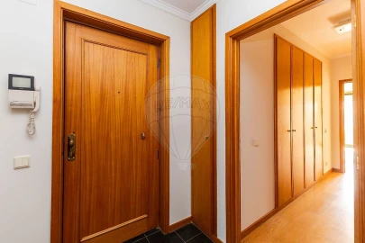 Apartamento T2 para Arrendamento em São Felix da Marinha
